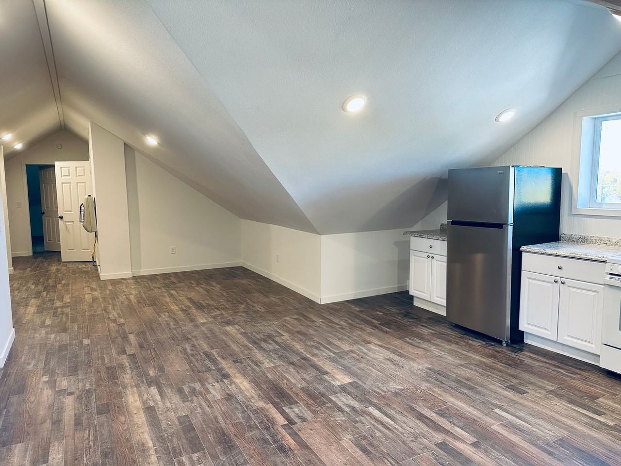 921 E 4th St #17 - Photo 2 of 16
