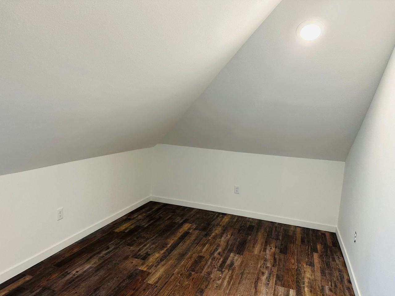 921 E 4th St #17 - Photo 7 of 16