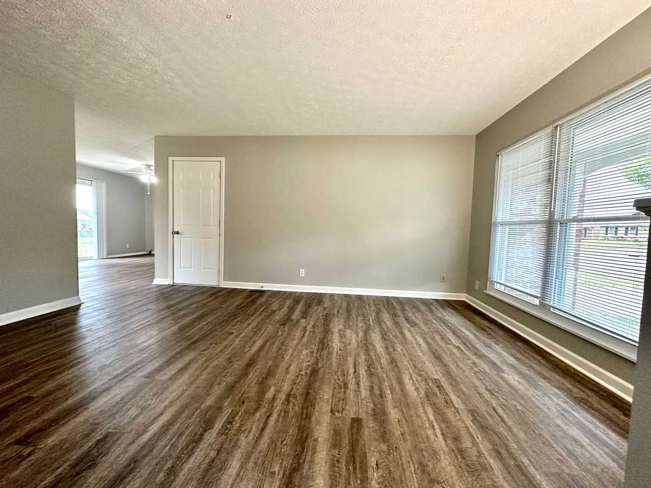 535 W Market St - Photo 2 of 19