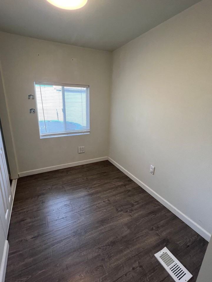 1200 W Dimond Blvd #1433 - Photo 5 of 15