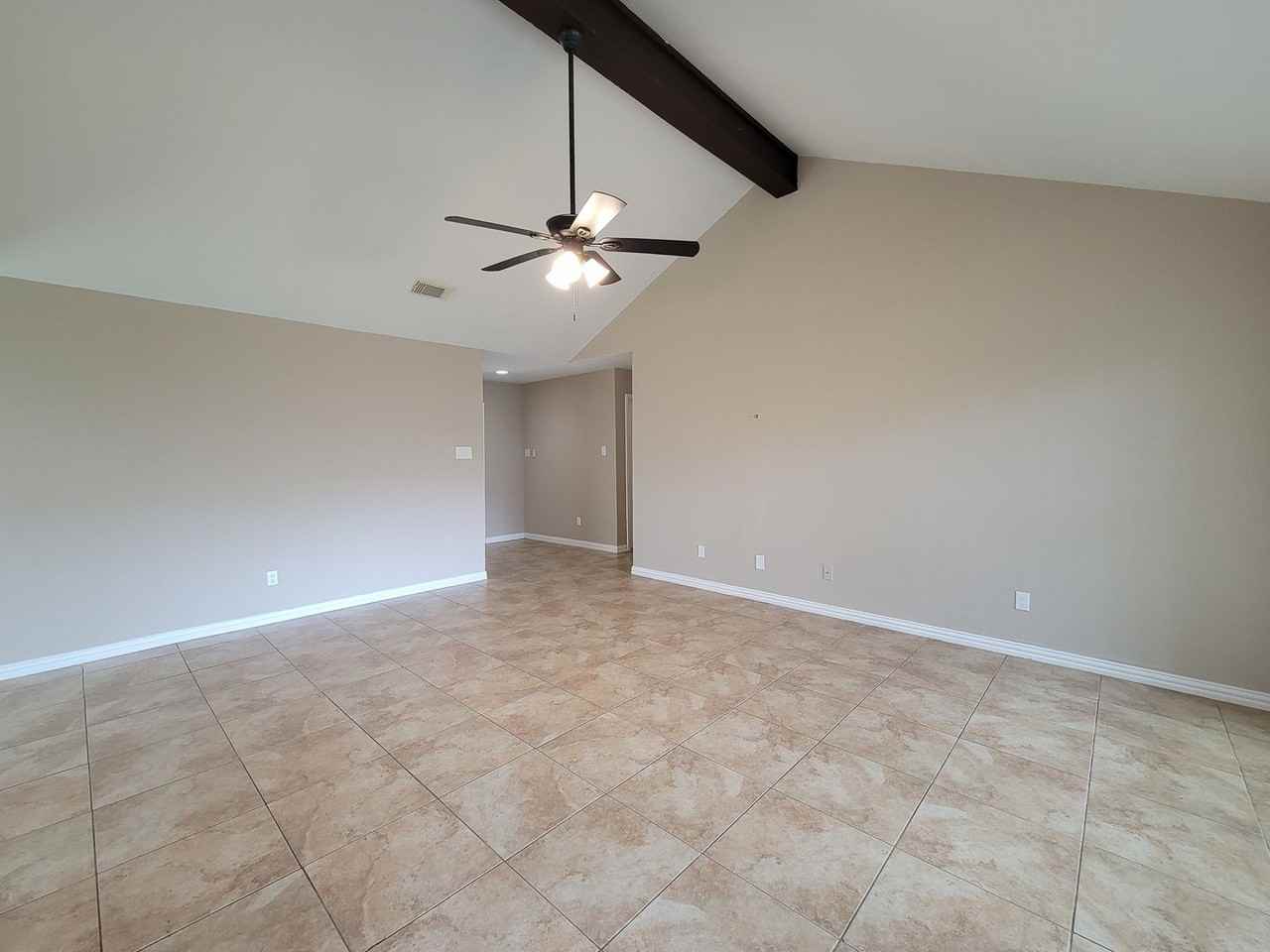 10010 Sagecanyon Dr - Photo 6 of 43