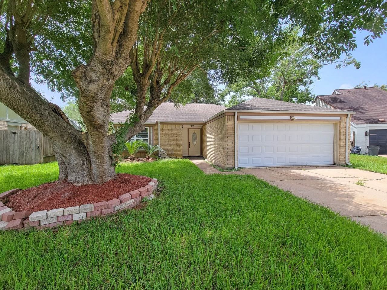 10010 Sagecanyon Dr - Photo 2 of 37