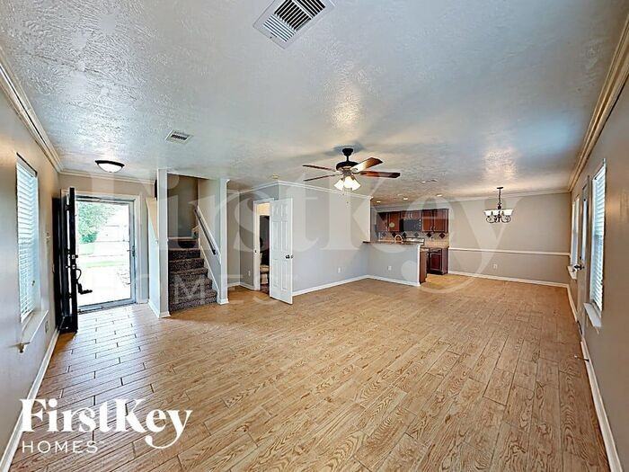 32218 Anne Ln - Photo 2 of 15