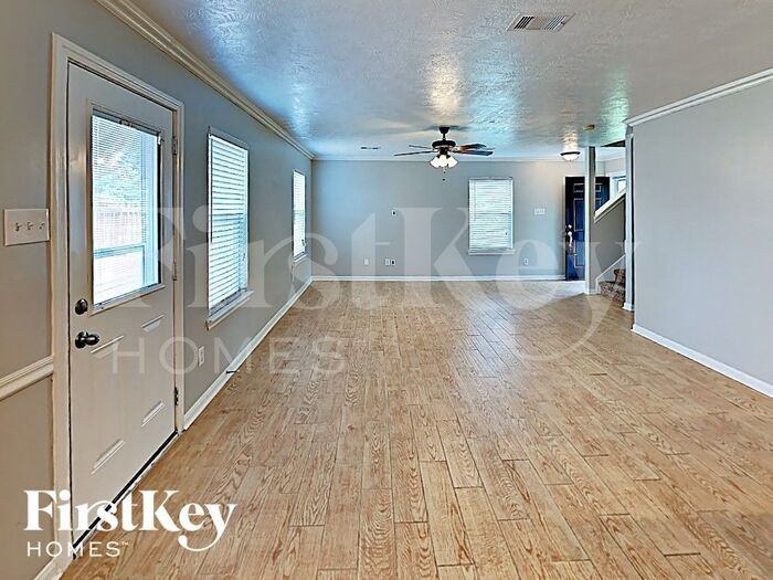 32218 Anne Ln - Photo 3 of 15