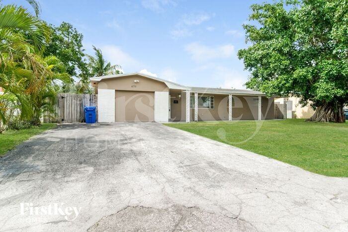 6711 Sw 12th St - Photo 2 of 15