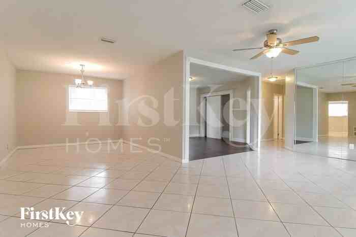 6711 Sw 12th St - Photo 3 of 15