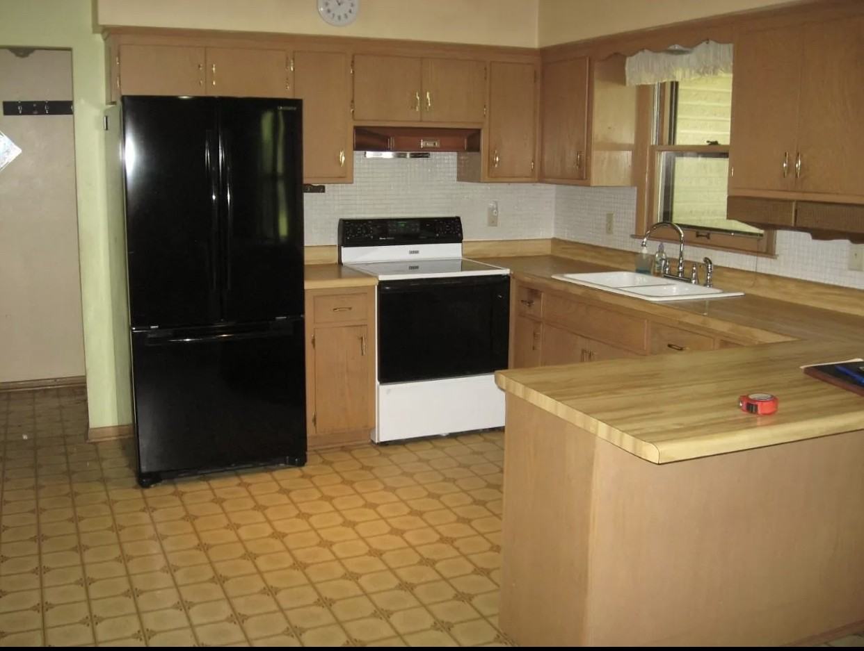 W226S9035 Marianne Ave #NA - Photo 3 of 8