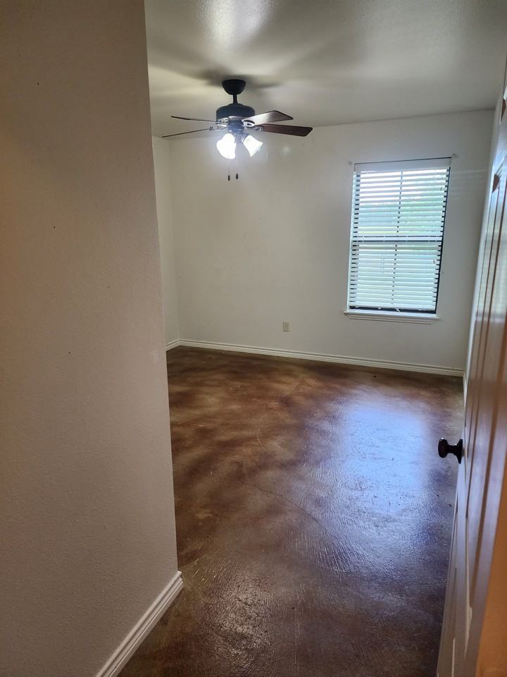 13370 Country Meadow Ln #NA - Photo 7 of 8