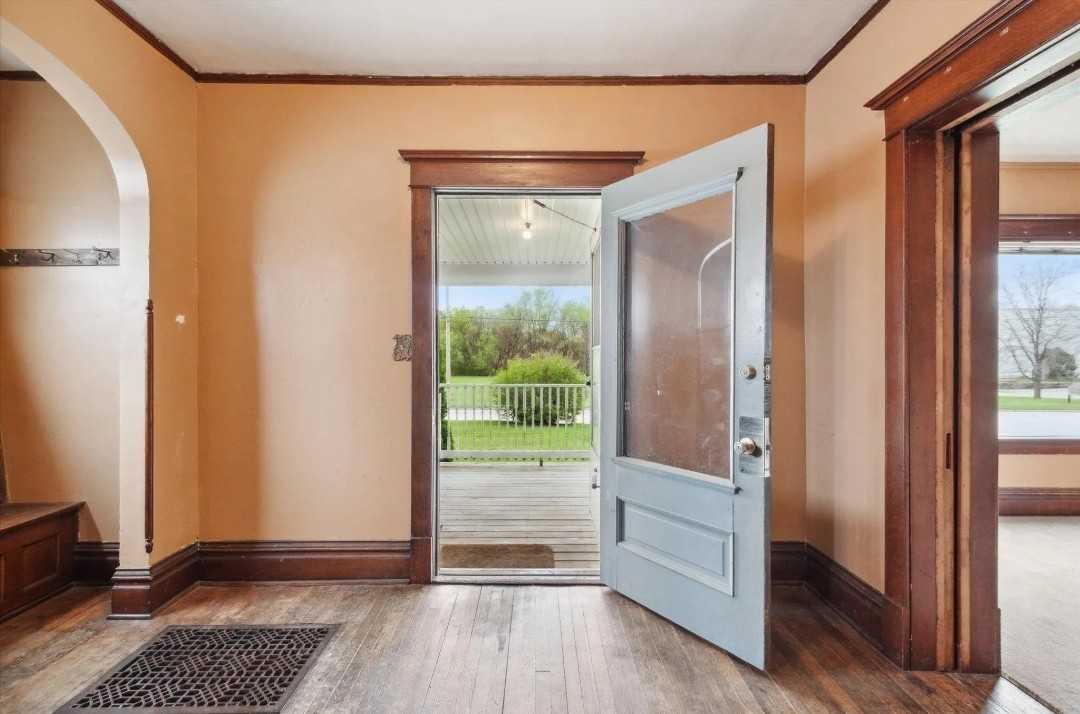 1500 E Delavan Dr #1 - Photo 3 of 19