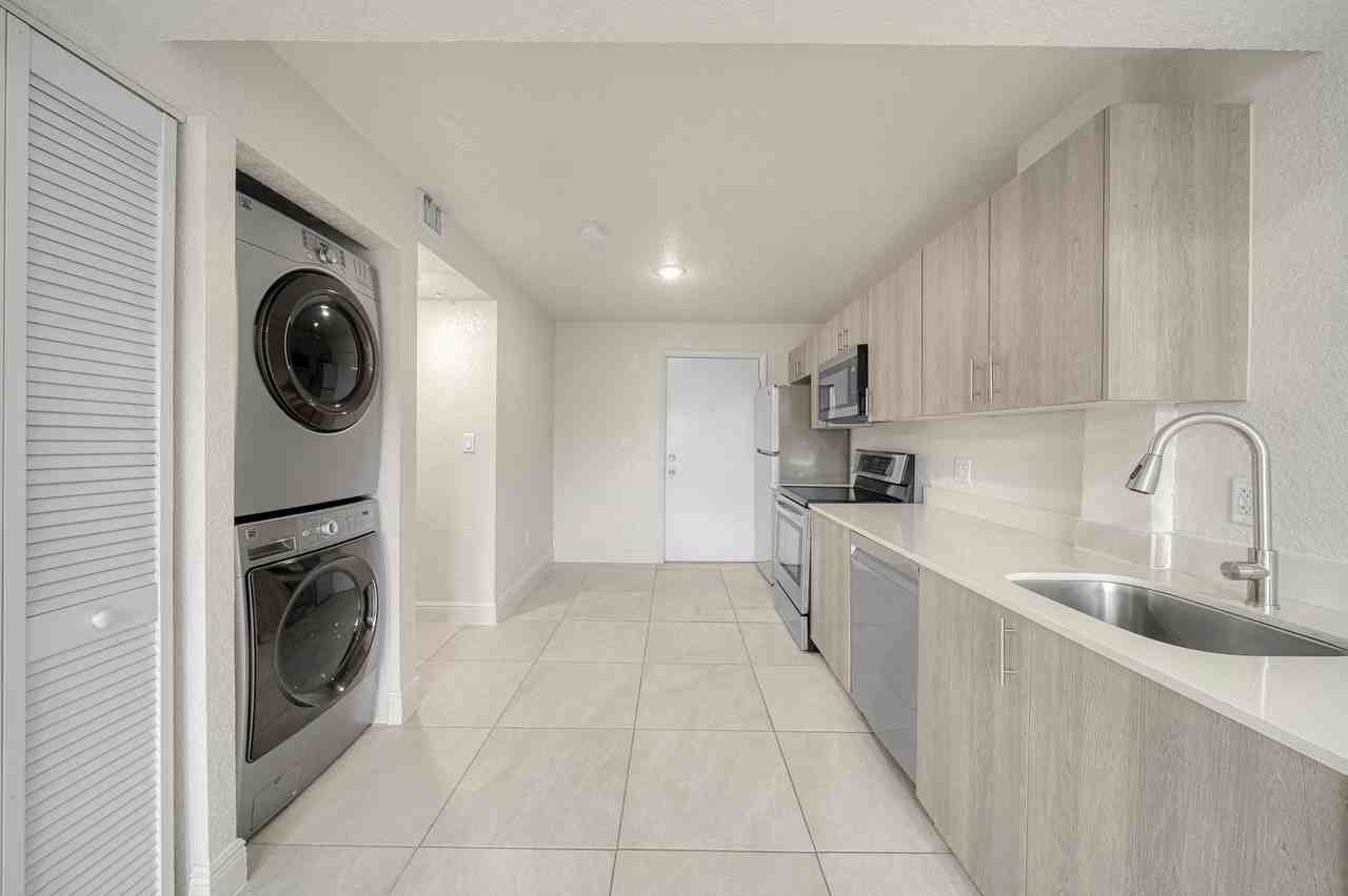 Prestige Waterfront Apartments - Photo 6 of 30