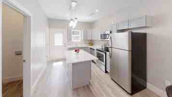 featured image of Paradise Pl