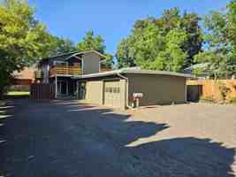 featured image of 810 Spring Ave