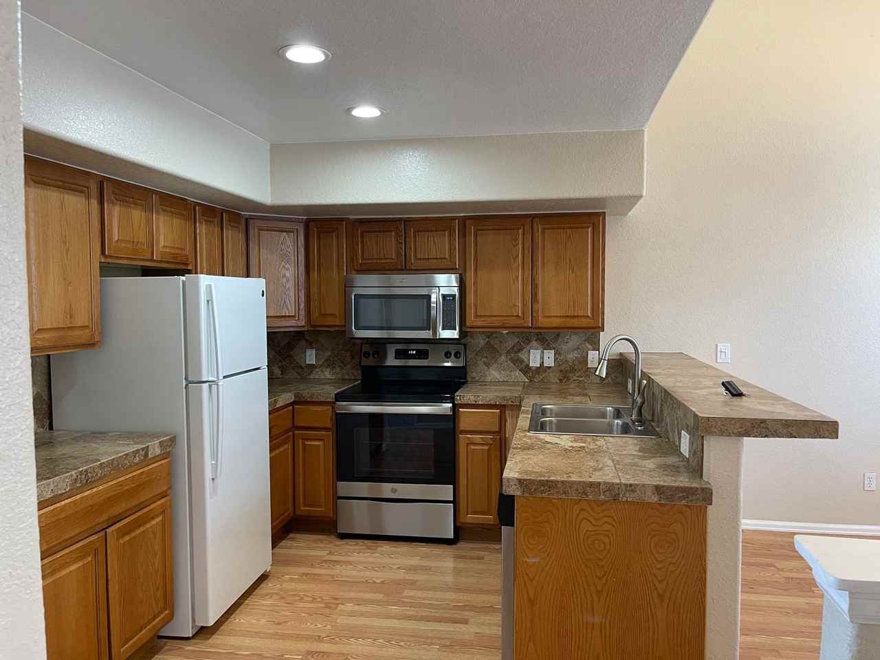 1021 S Walden Way - Photo 2 of 19