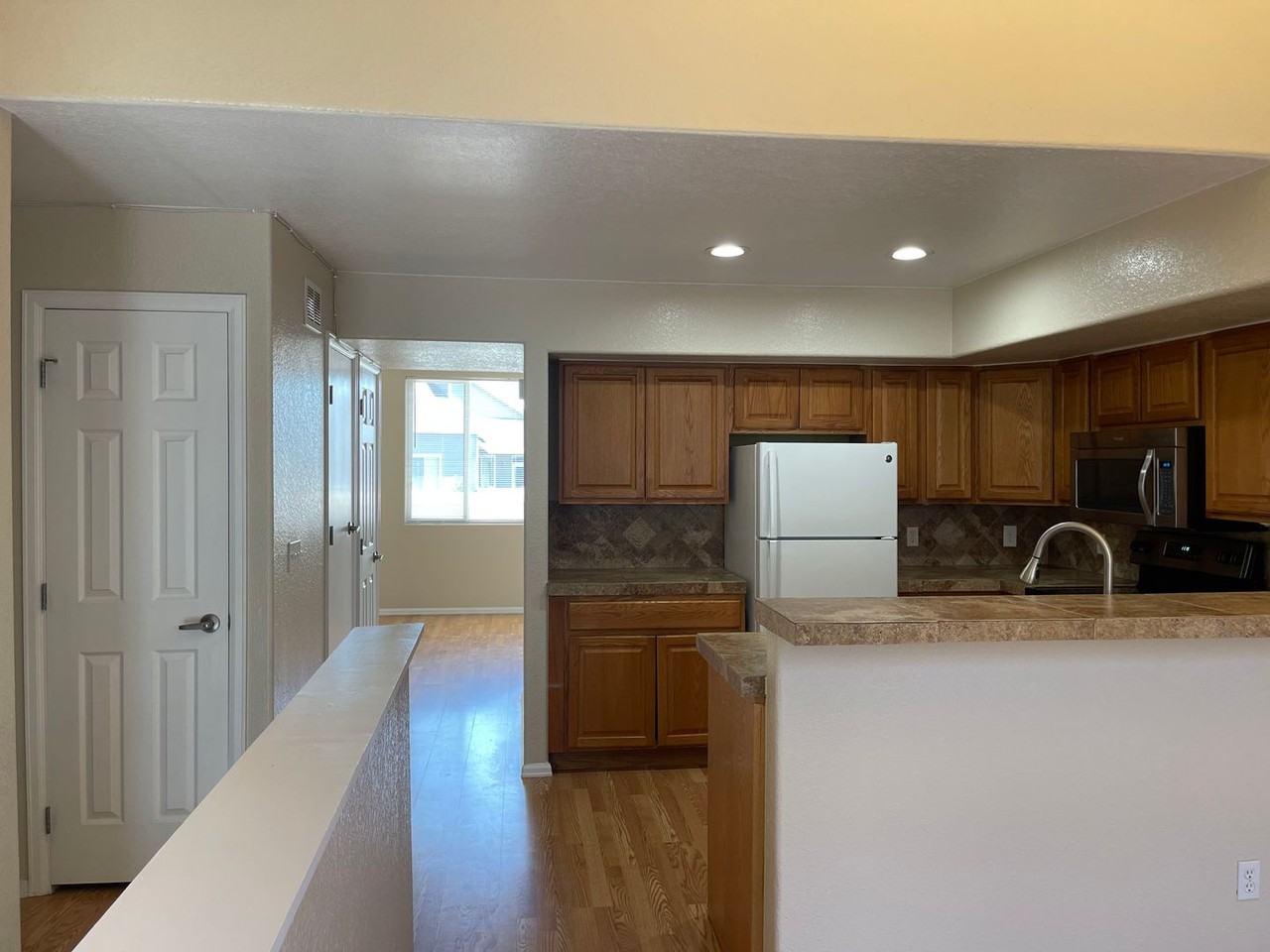 1021 S Walden Way - Photo 3 of 19