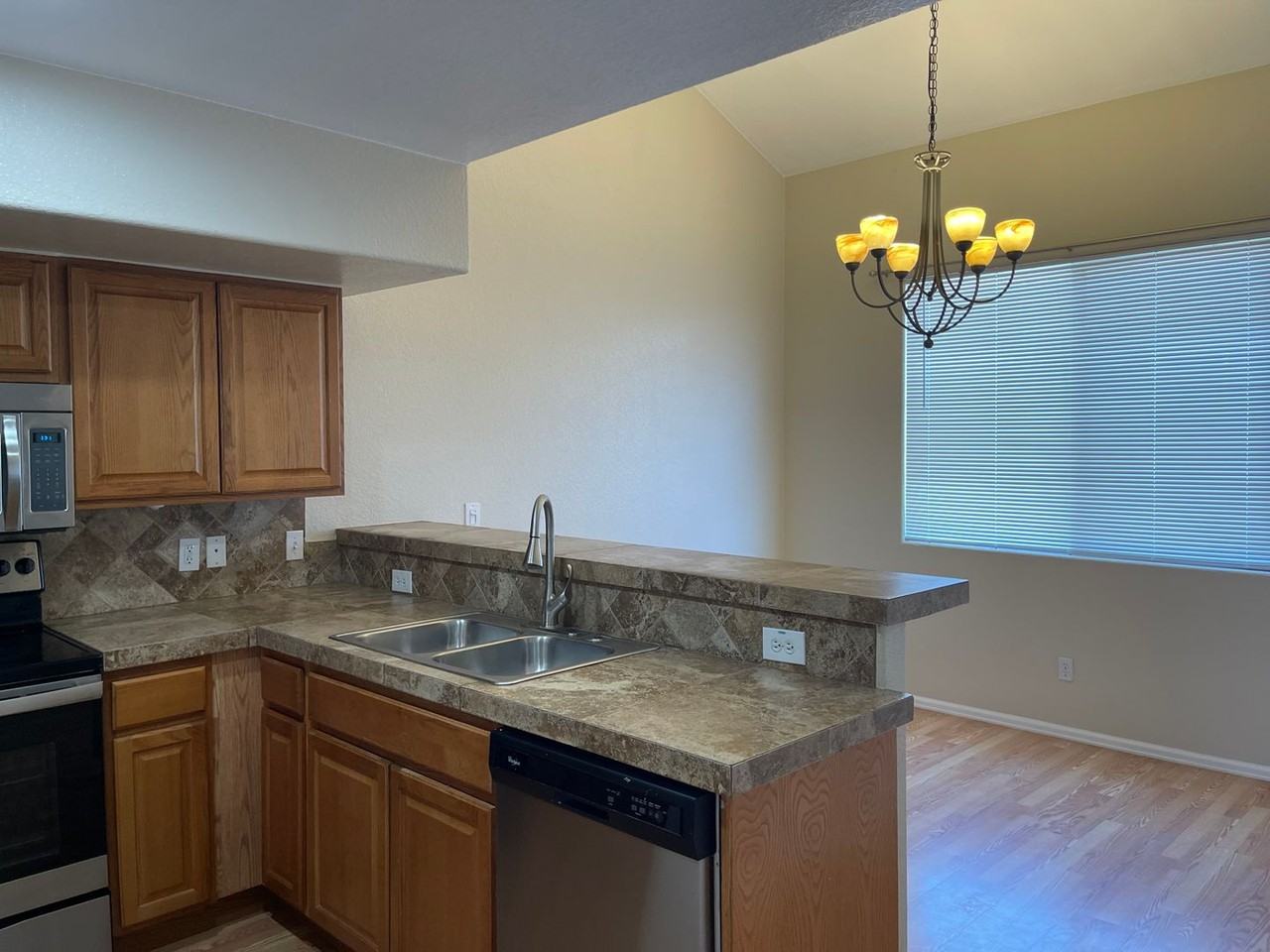 1021 S Walden Way - Photo 4 of 19