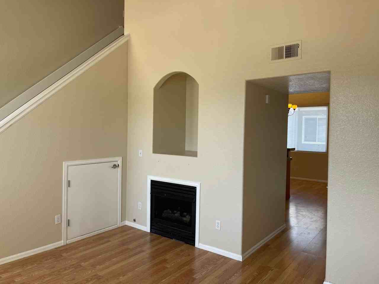 1021 S Walden Way - Photo 5 of 19
