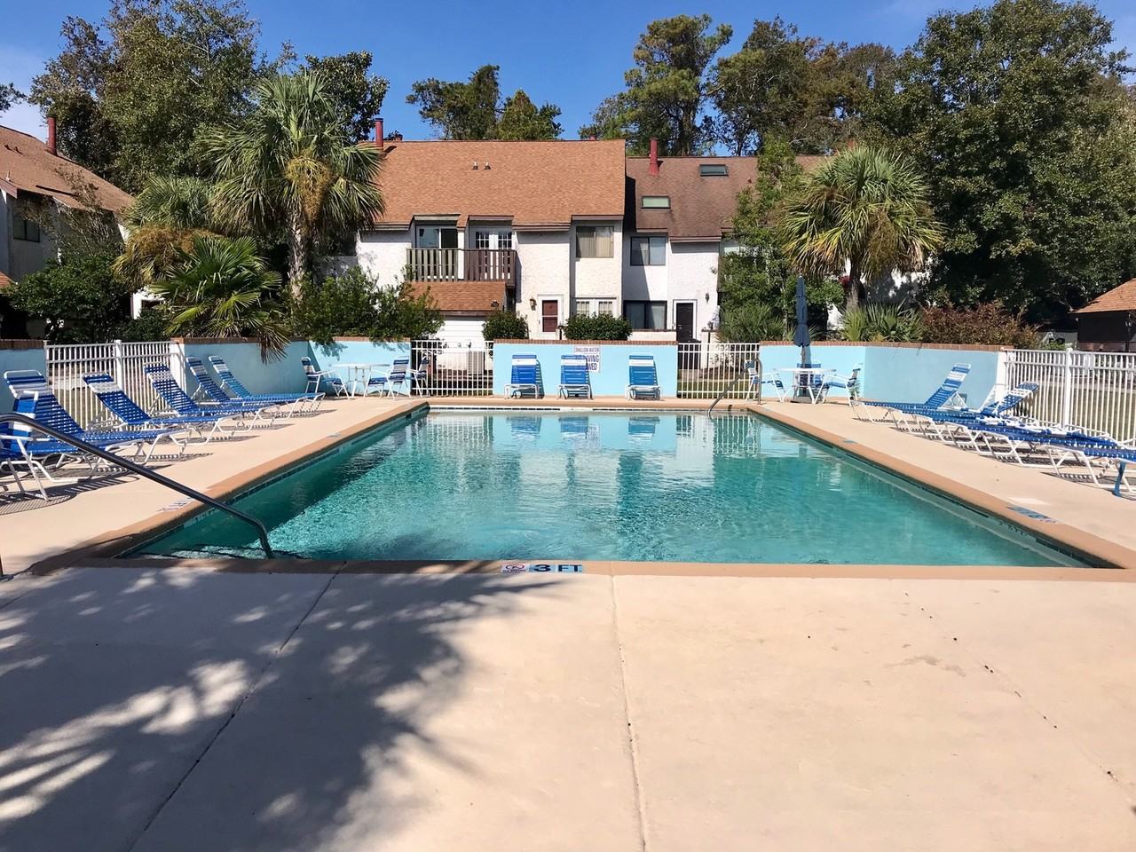 501 Pinewood Rd - Photo 3 of 15