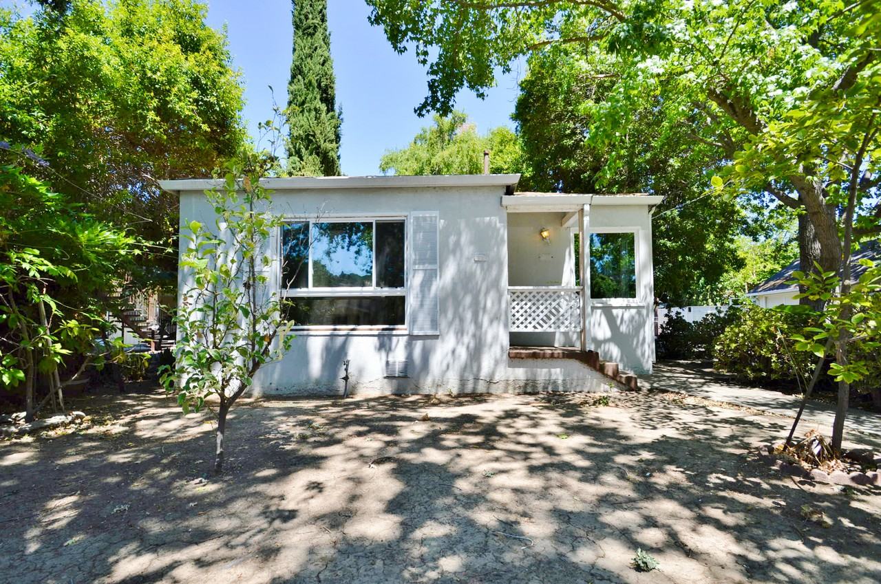 1639 Estudillo St - Photo 3 of 16