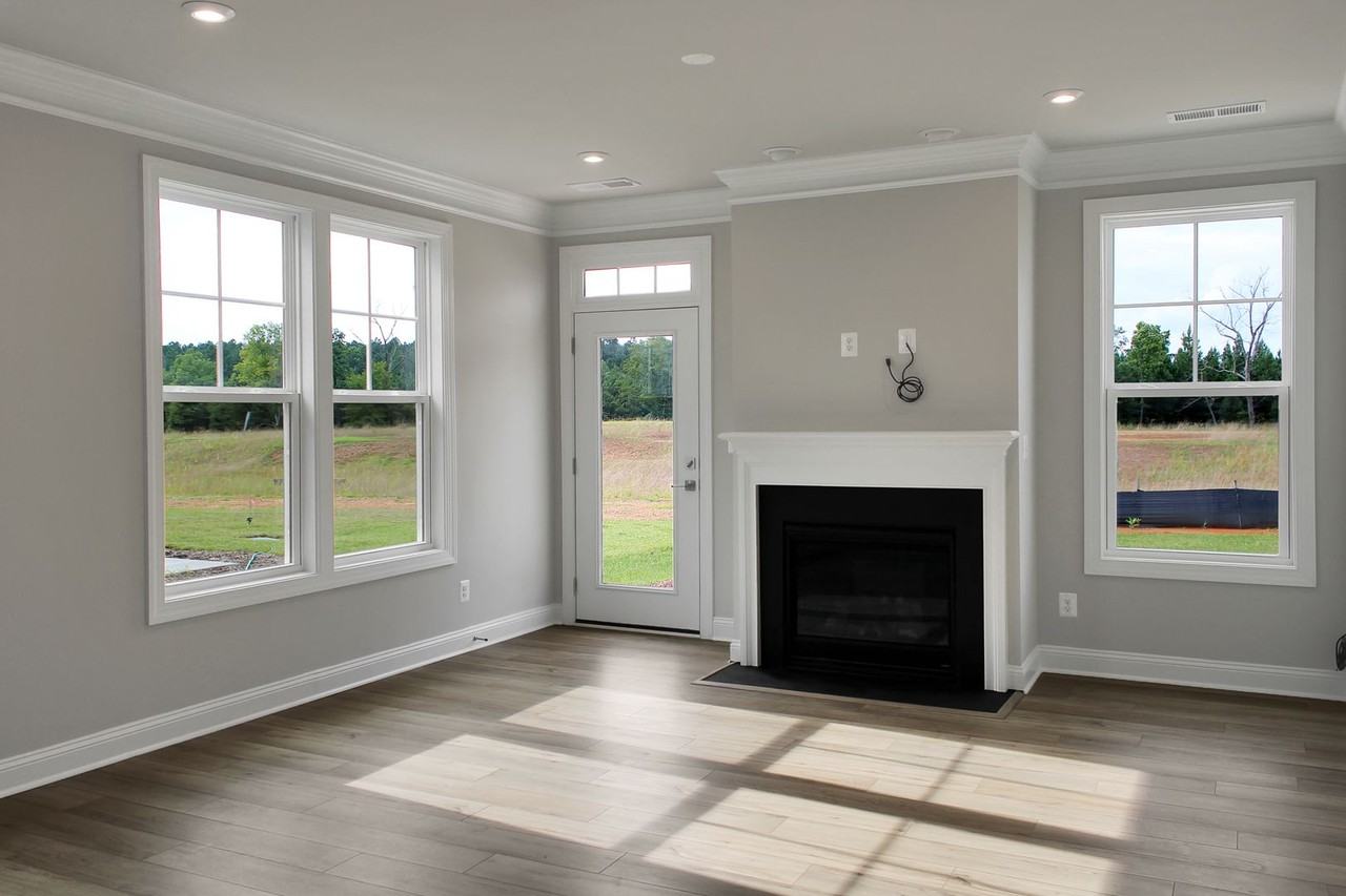 344 Bayberry Ln - Photo 3 of 22