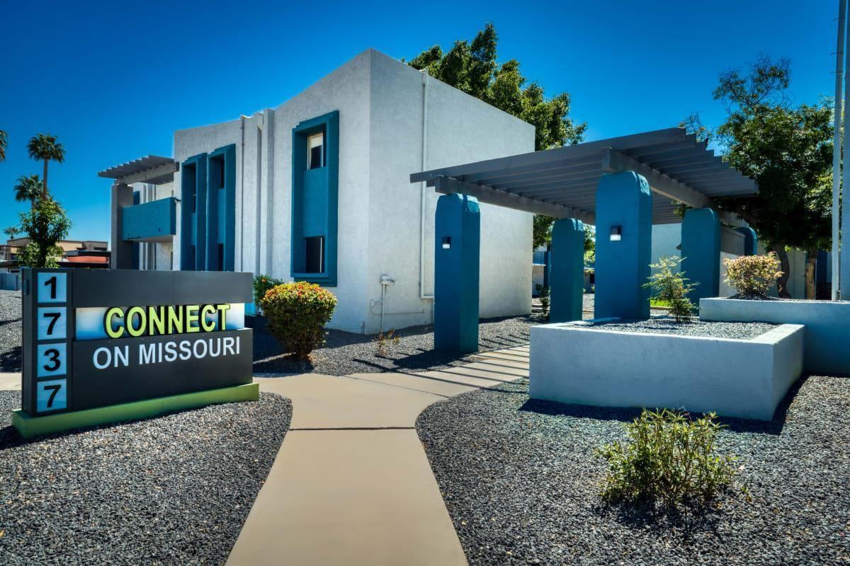 1737 W Missouri Ave - Photo 4 of 9