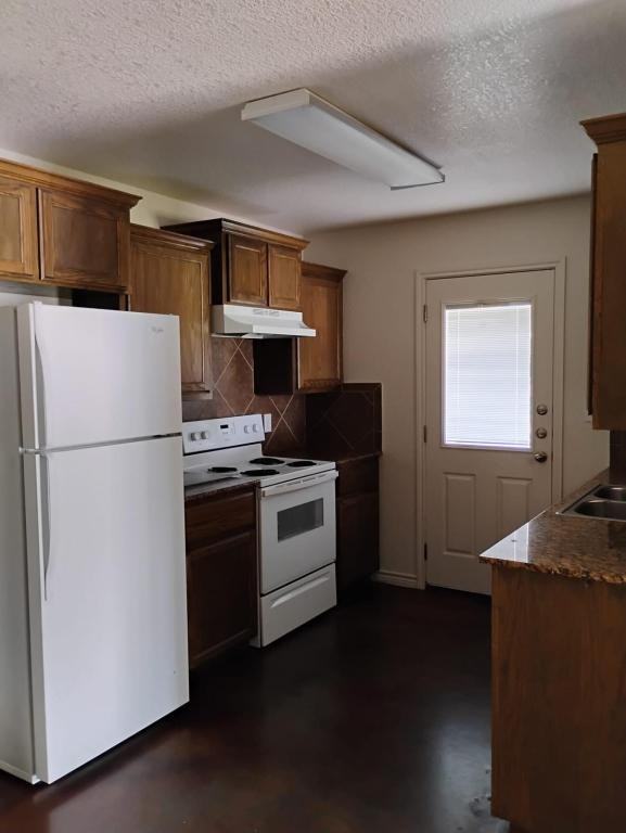 102 1/2 Surrey Ln 200 B - Photo 2 of 10