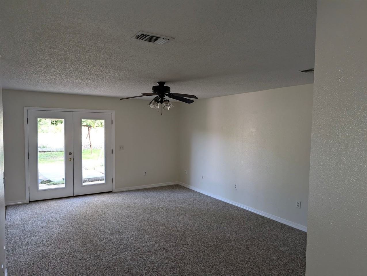 223 Tiffot Ct - Photo 3 of 18