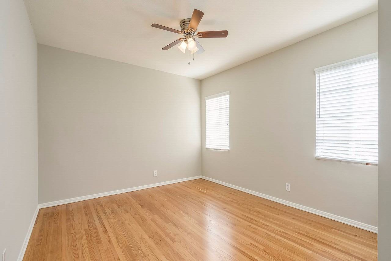 683 Levering Ave - Photo 6 of 10