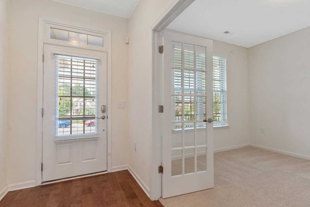 1012 Topland Ct - Photo 6 of 32