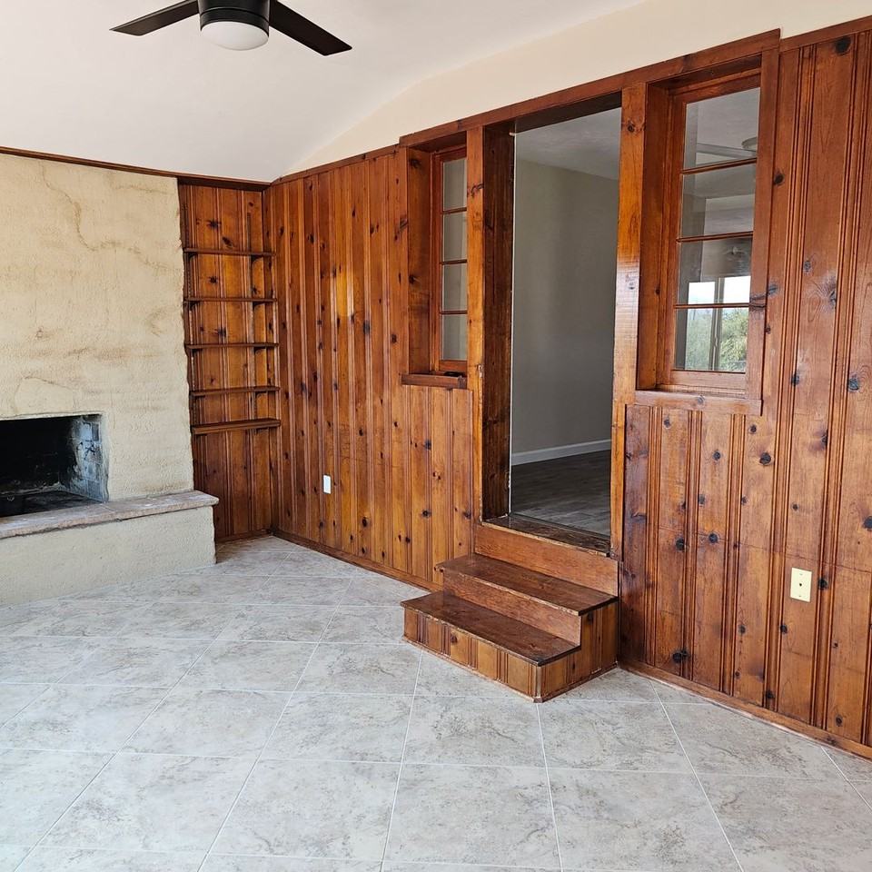 384 E 7th St - Photo 2 of 11