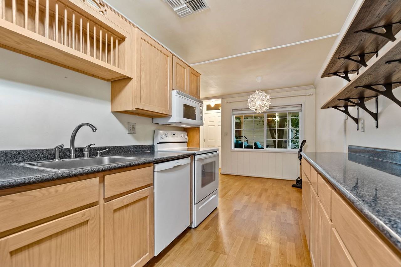 PM16-00384K: 335 Mt Vernon - Photo 3 of 13