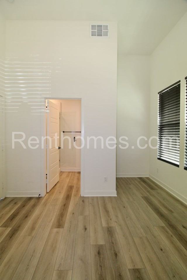 1710 Discovery Falls Dr #101 - Photo 4 of 24