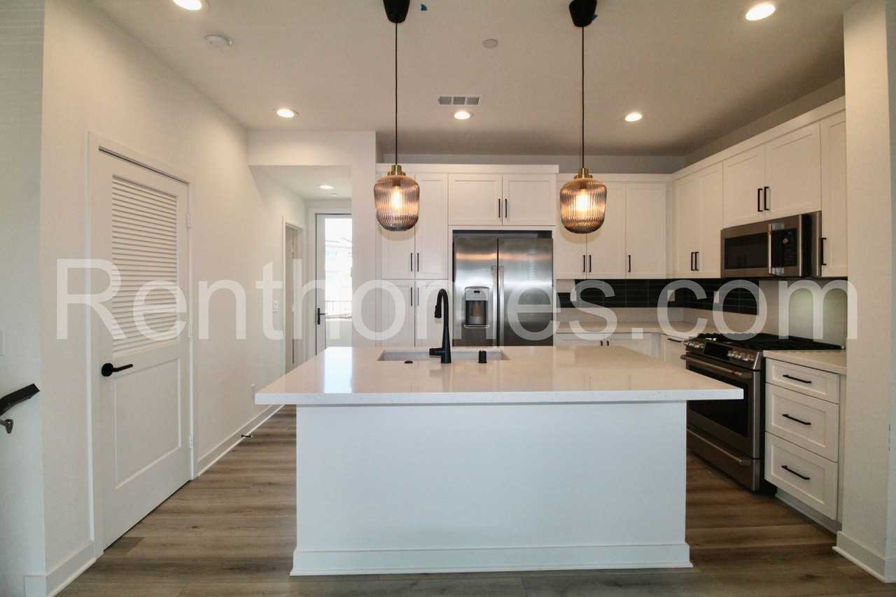 1710 Discovery Falls Dr #101 - Photo 7 of 24