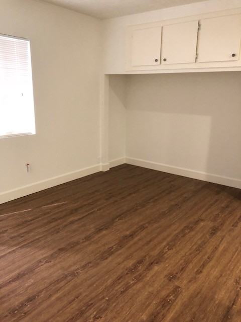 916 N Screenland Dr #A - Photo 3 of 15