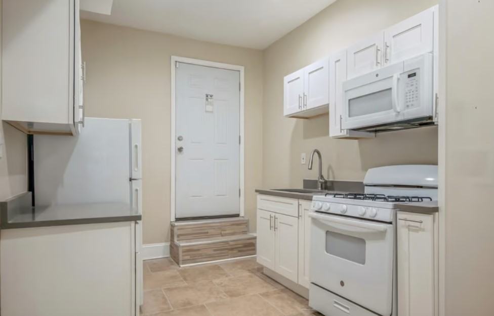 7622 S Normal Ave #2 - Photo 4 of 7