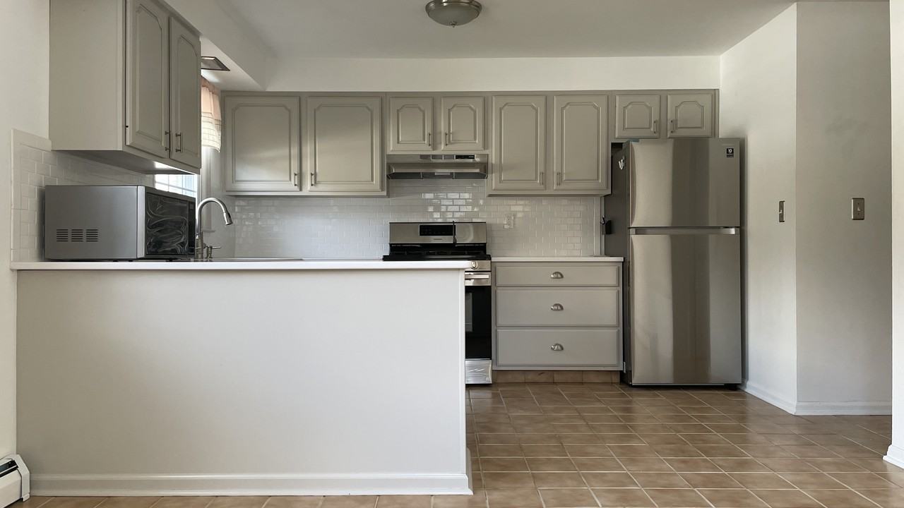22 Rita Ave #22 - Photo 3 of 27
