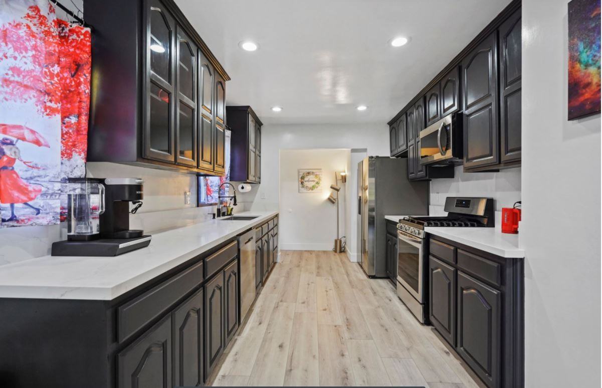 5601 Corbett St #NA - Photo 6 of 27
