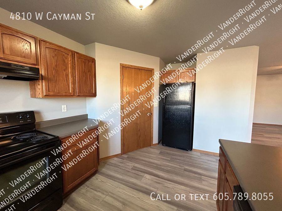 4810 W Cayman St - Photo 6 of 23