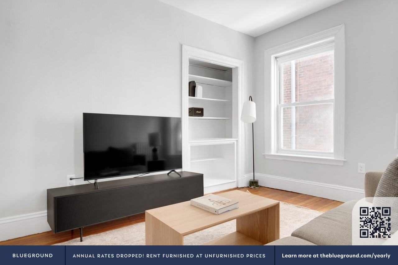 116 Winthrop Road - Photo 4 of 45