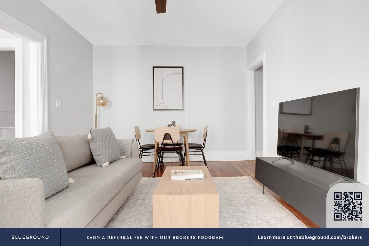 116 Winthrop Road - Photo 5 of 45