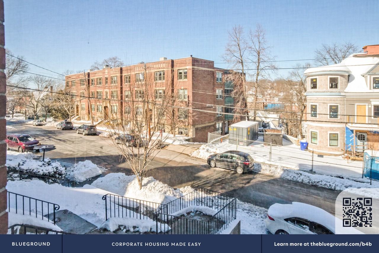 116 Winthrop Road - Photo 6 of 45