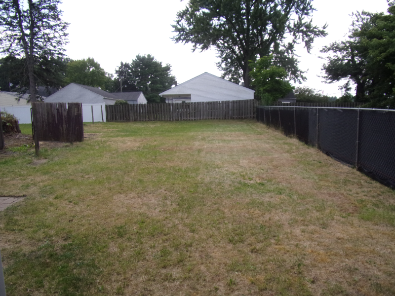 1216 Edgewood St Ne - Photo 6 of 38