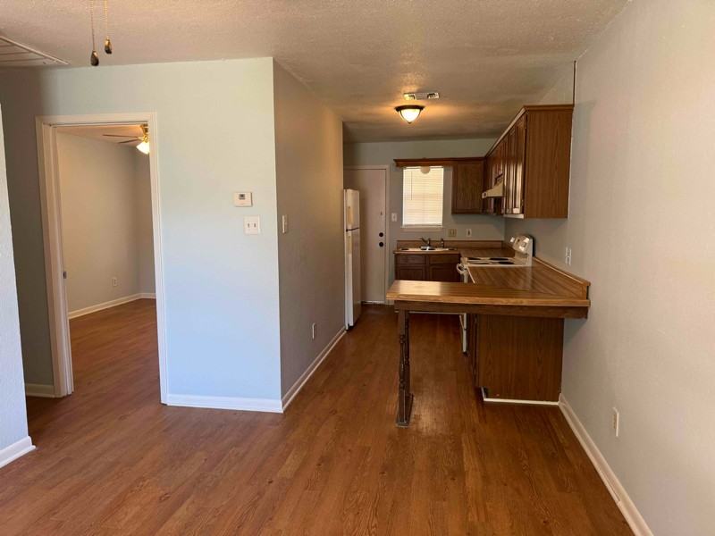 1607 West Elm Street - Photo 7 of 11