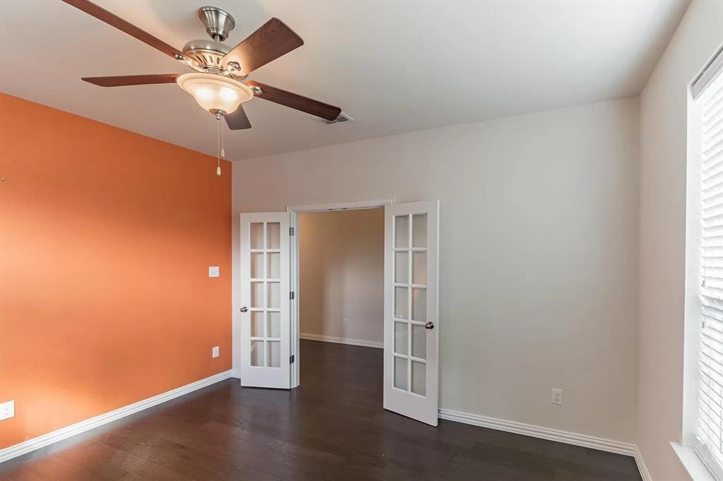 995 Canterbury Ln - Photo 7 of 17