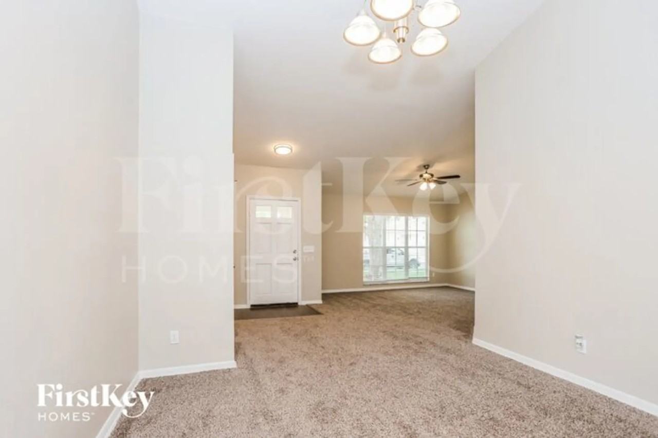 1718 Elk Spring Dr - Photo 3 of 15