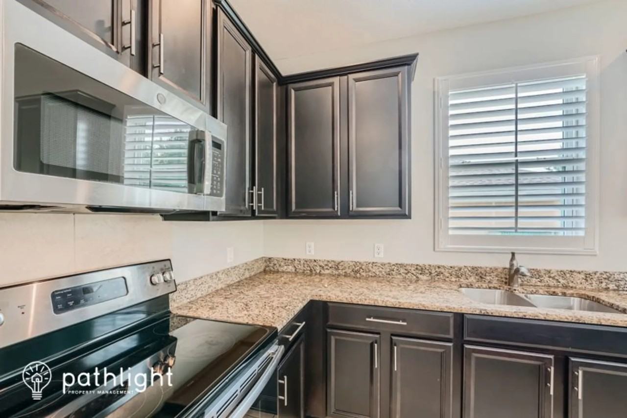 3168 Zander Dr - Photo 3 of 17