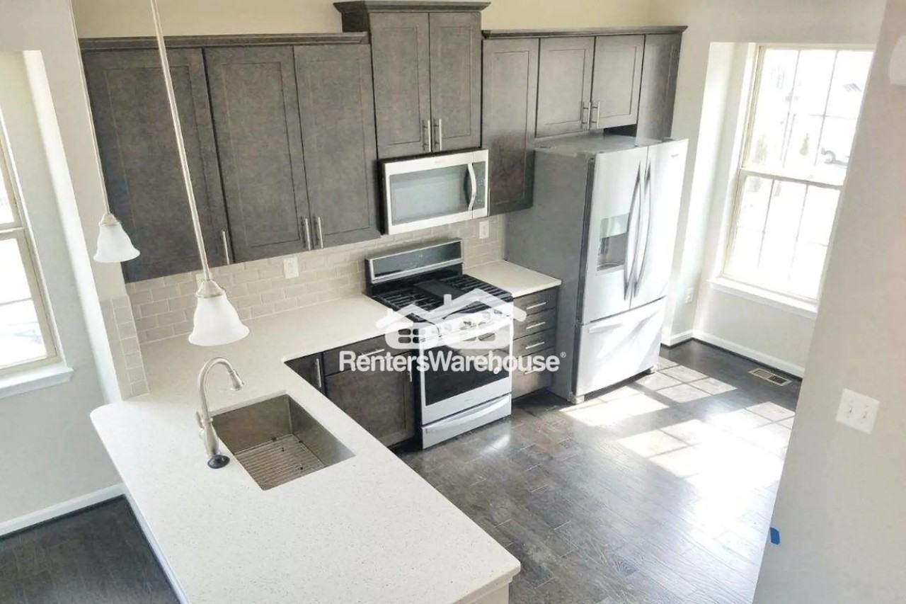 2805 Marvin Ln - Photo 3 of 9