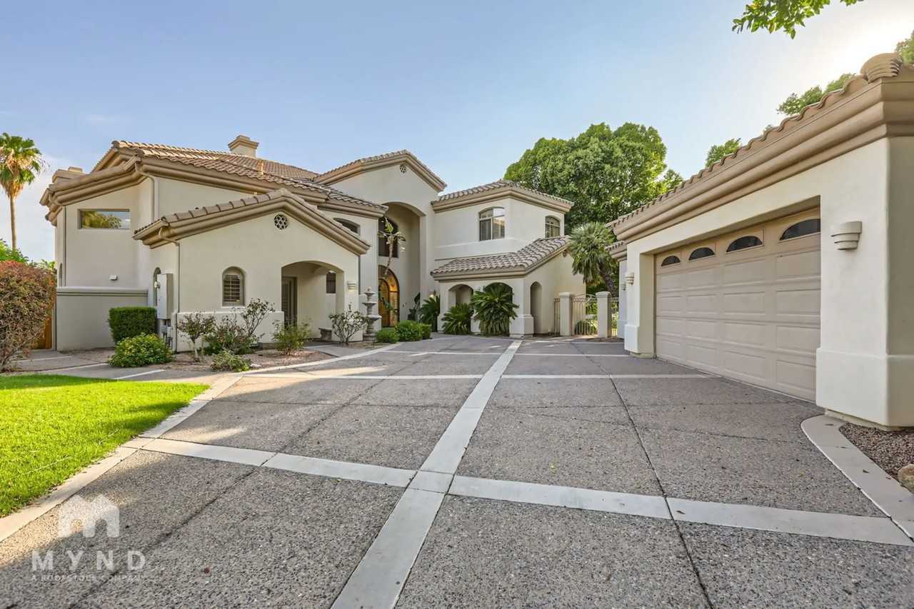 1501 E Treasure Cove Dr - Photo 3 of 46