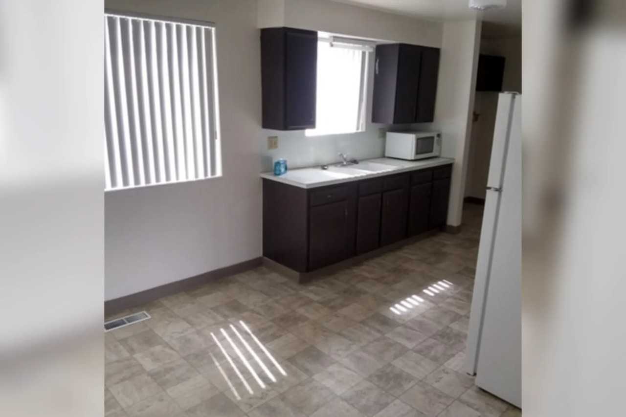 320 Ashland Dr Apt 8 - Photo 2 of 2