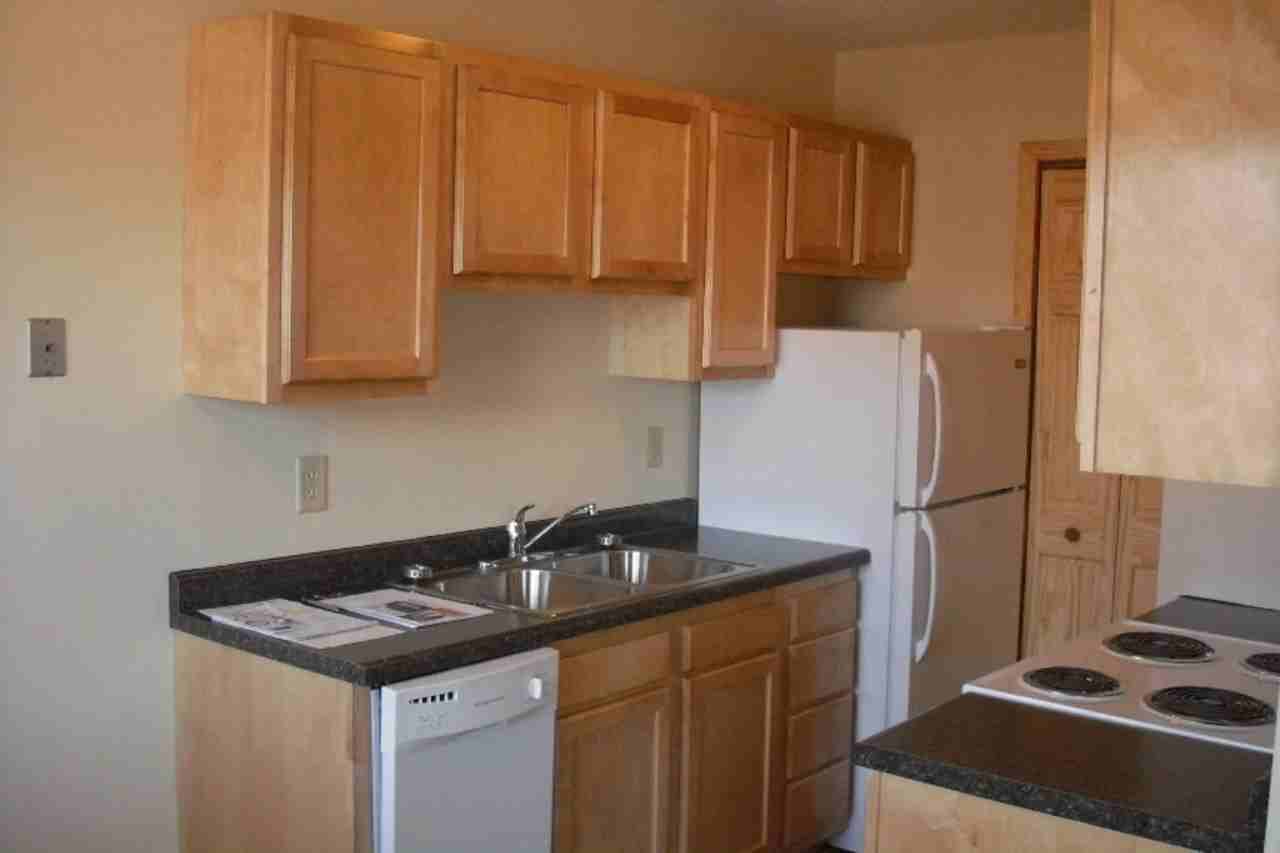 5960 Anna Ave Ne - Photo 3 of 7