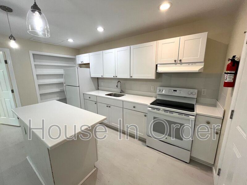 307 8th Ave E #203 - Photo 4 of 8
